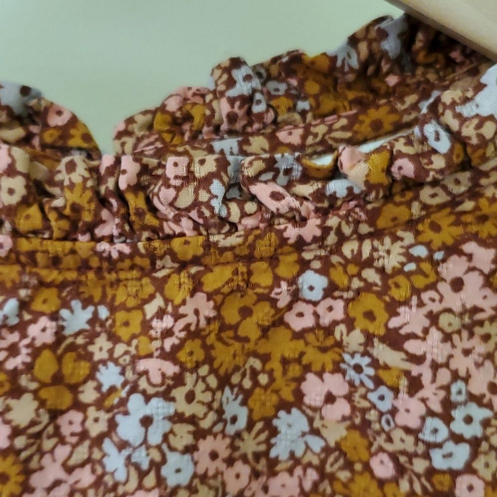 Universal Thread Brown Floral Ruffle Collar Top - Picture 5 of 11